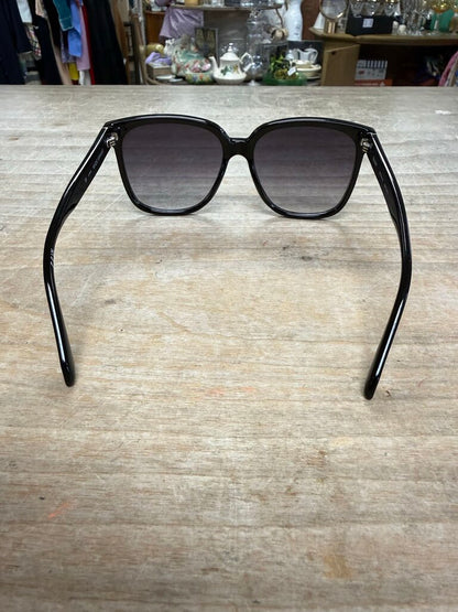 QUAY WIDE AWAKE BLACK SUNGLASSES
