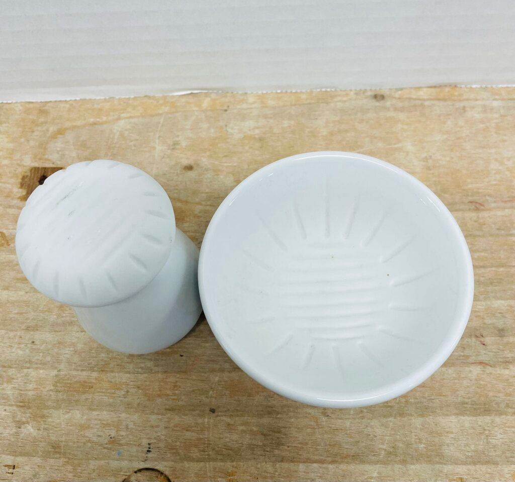 VINTAGE HIGHWAVE MORTOR AND PESTLE