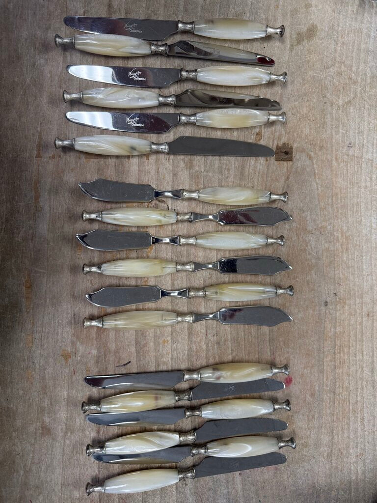 CASA BUGATTI Country 48-Piece Cutlery Set in Mother-of-the-Pearl with 3 serving utensils and 6 made in France spreading knives