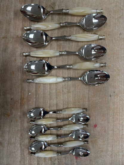 CASA BUGATTI Country 48-Piece Cutlery Set in Mother-of-the-Pearl with 3 serving utensils and 6 made in France spreading knives