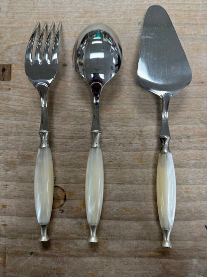 CASA BUGATTI Country 48-Piece Cutlery Set in Mother-of-the-Pearl with 3 serving utensils and 6 made in France spreading knives