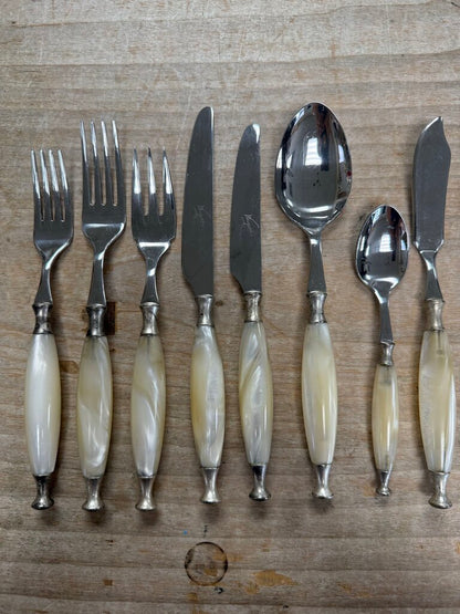 CASA BUGATTI Country 48-Piece Cutlery Set in Mother-of-the-Pearl with 3 serving utensils and 6 made in France spreading knives