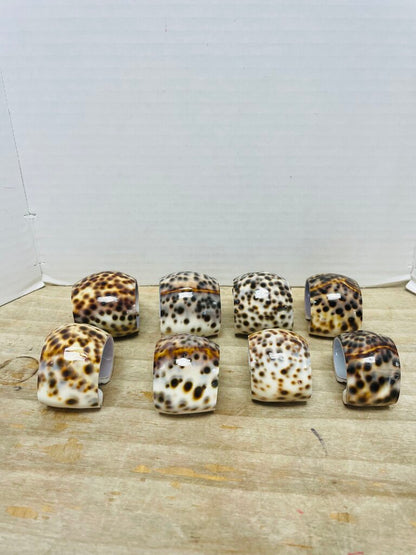 SET OF 8 SHELL NAPKIN RINGS