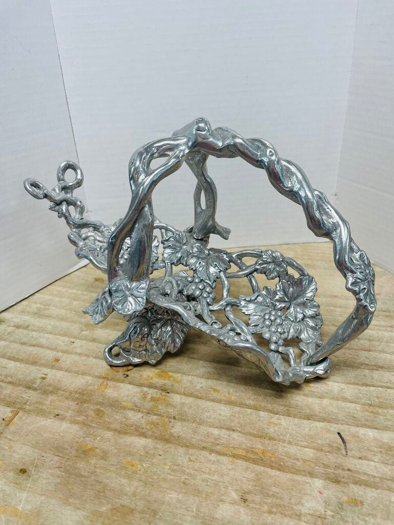 VINTAGE COLLECTABLE ARTHUR COURT SILVER GRAPES WINE HOLDER