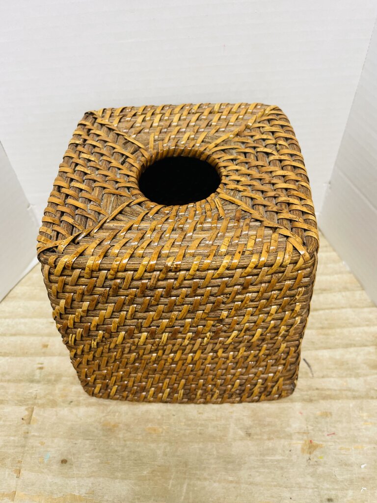 VINTAGE RATTAN TISSUE BOX COVER