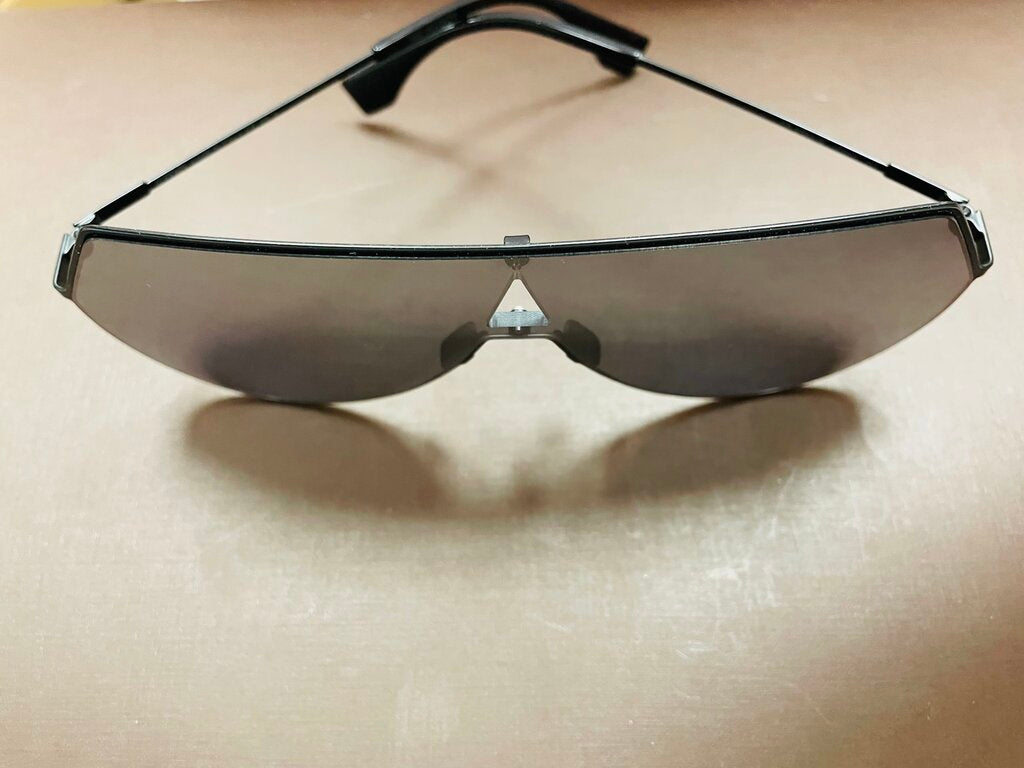 FENDI MIRRORED SUN GLASSES