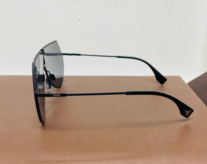 FENDI MIRRORED SUN GLASSES