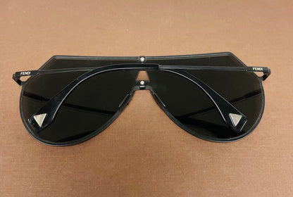 FENDI MIRRORED SUN GLASSES