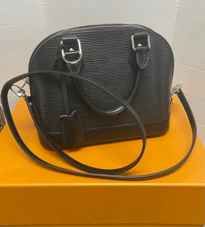 LOUIS VUITTON ALMA BLACK PURSE