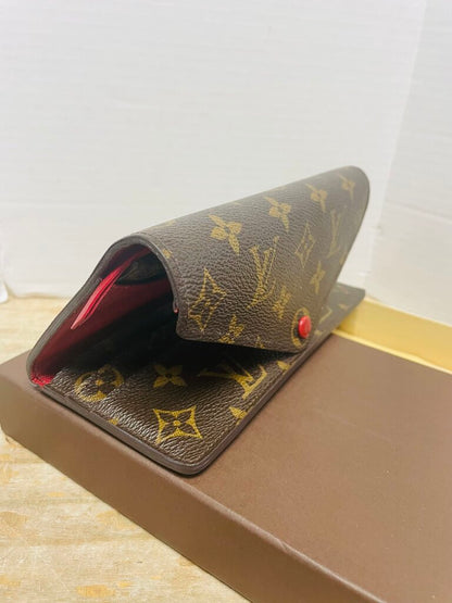 LOUIS VUITTON WALLET RED BUTTON