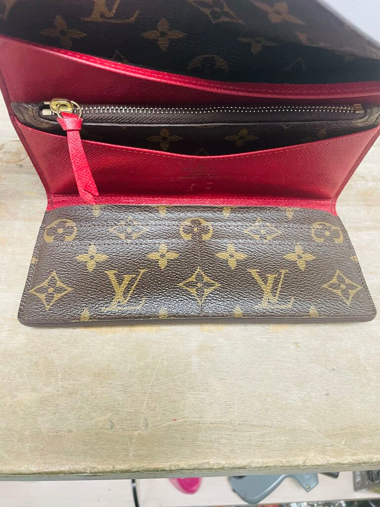 LOUIS VUITTON WALLET RED BUTTON