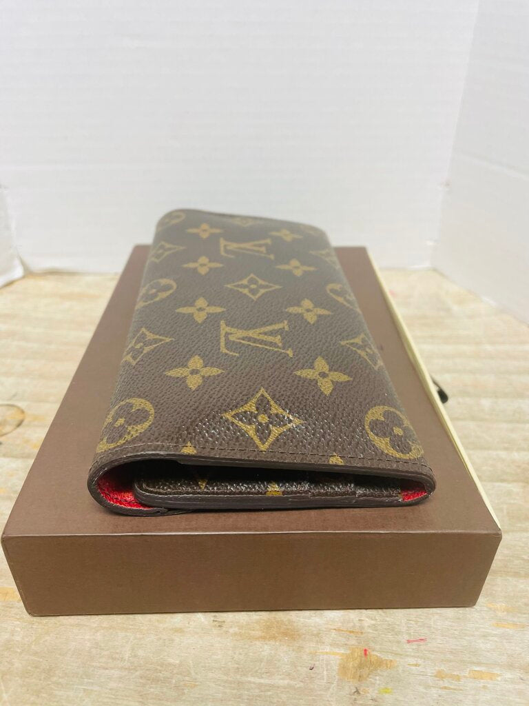 LOUIS VUITTON WALLET RED BUTTON