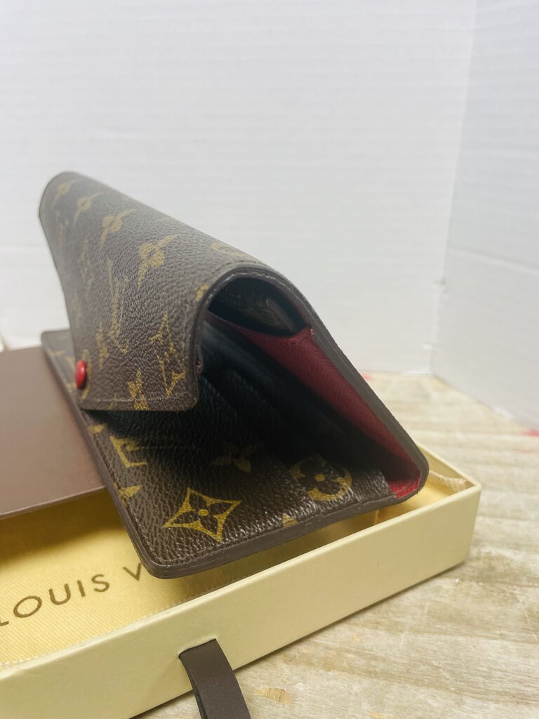 LOUIS VUITTON WALLET RED BUTTON