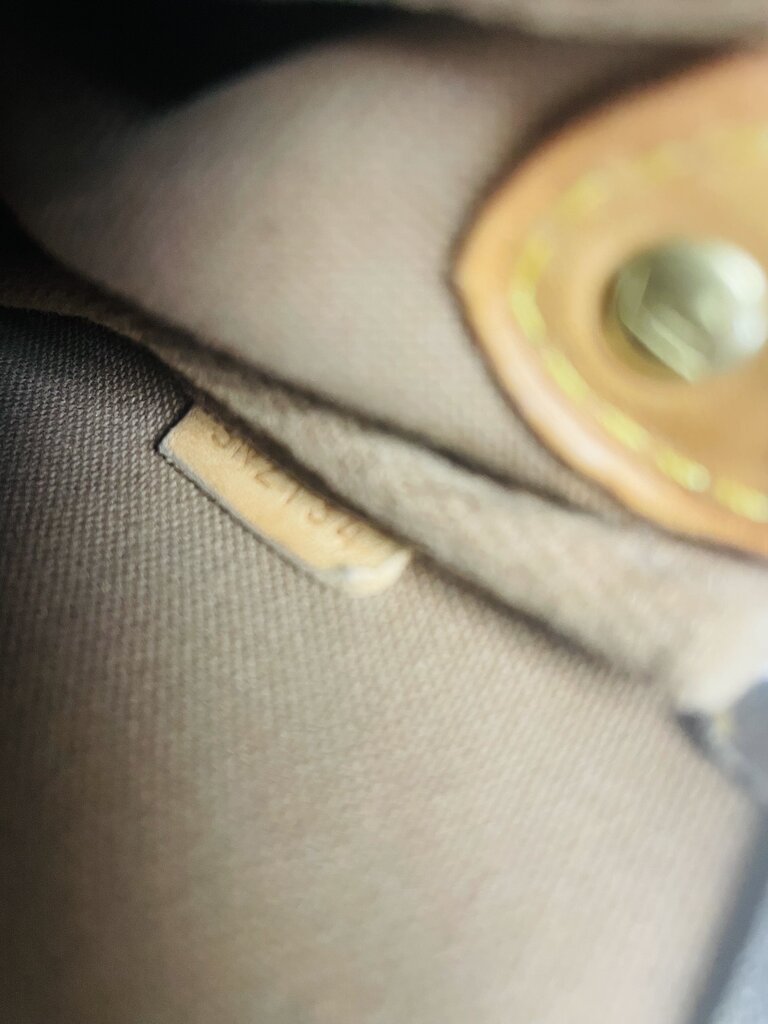 AUTHENTIC LOUIS VUITTON EVA PURSE L9.5 H4.5