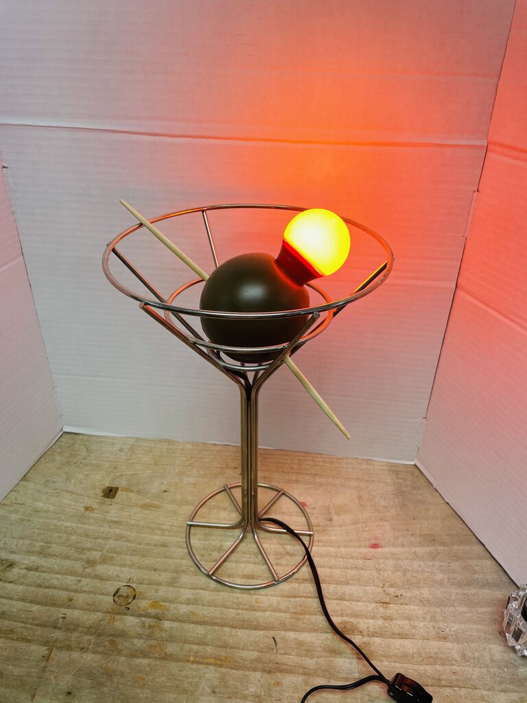 VINTAGE 90'S POP MARTINI/OLIVE LAMP BY DAVID KRYS