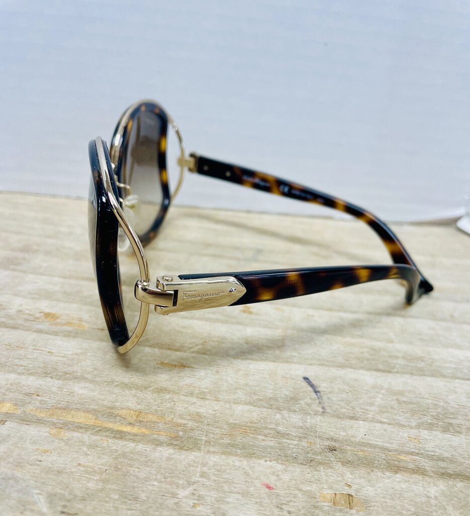 SALVATORE FERRAGAMO SUNGLASSES AND CASE