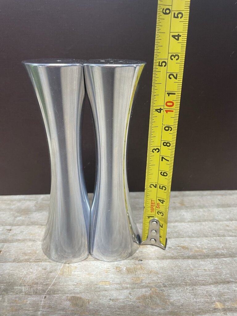 NAMBE SALT AND PEPPER SHAKER