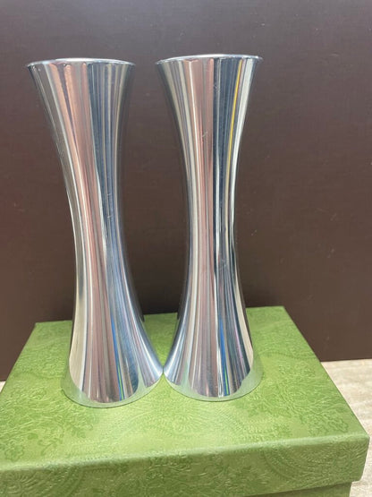 NAMBE SALT AND PEPPER SHAKER