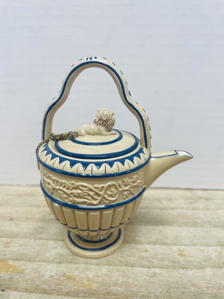 CANEWARE MINI TEA POT W/ LION