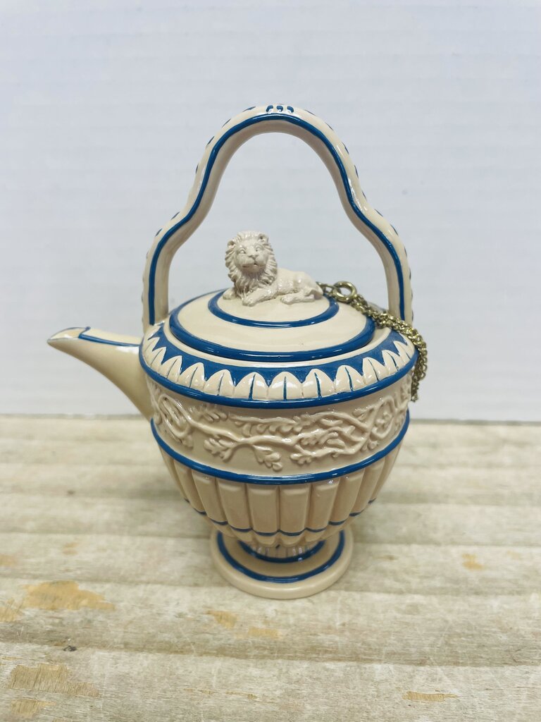CANEWARE MINI TEA POT W/ LION