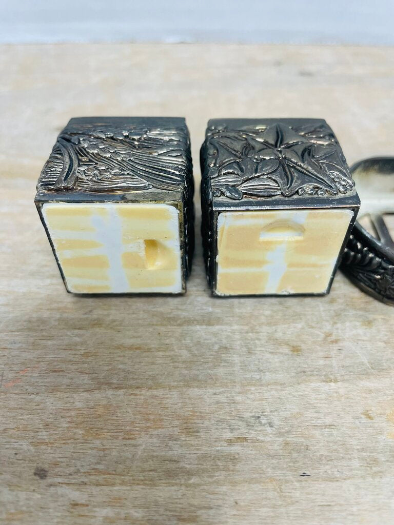 VINTAGE SILVER PLATED SALT AND PEPPER SHAKER W/ CARRY BASKET