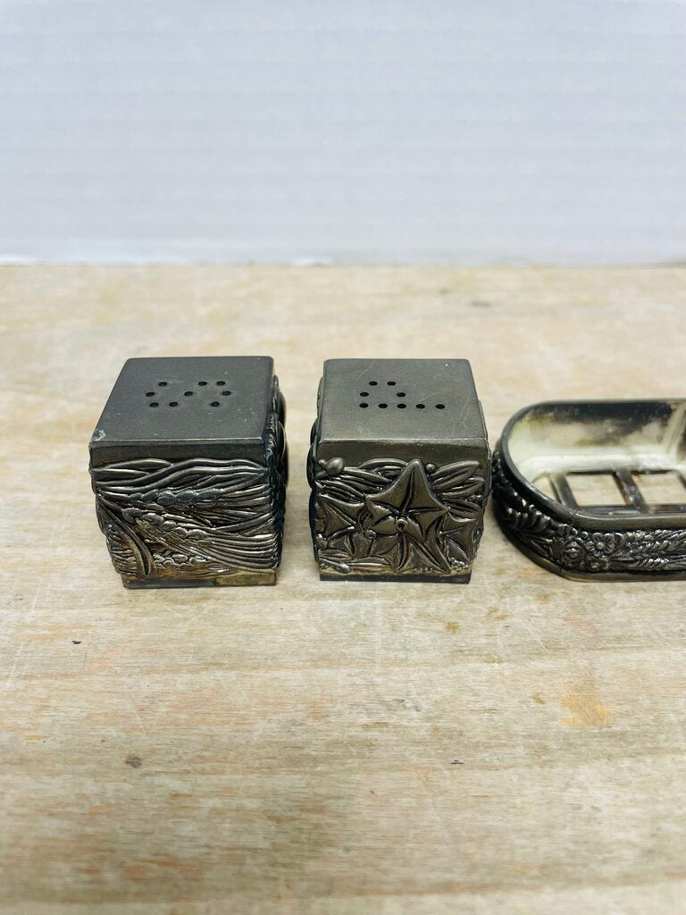 VINTAGE SILVER PLATED SALT AND PEPPER SHAKER W/ CARRY BASKET