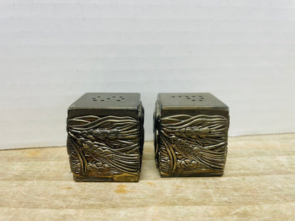 VINTAGE SILVER PLATED SALT AND PEPPER SHAKER W/ CARRY BASKET