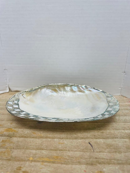 TWOS COMPANY SEA SHELL TRINKET DISH