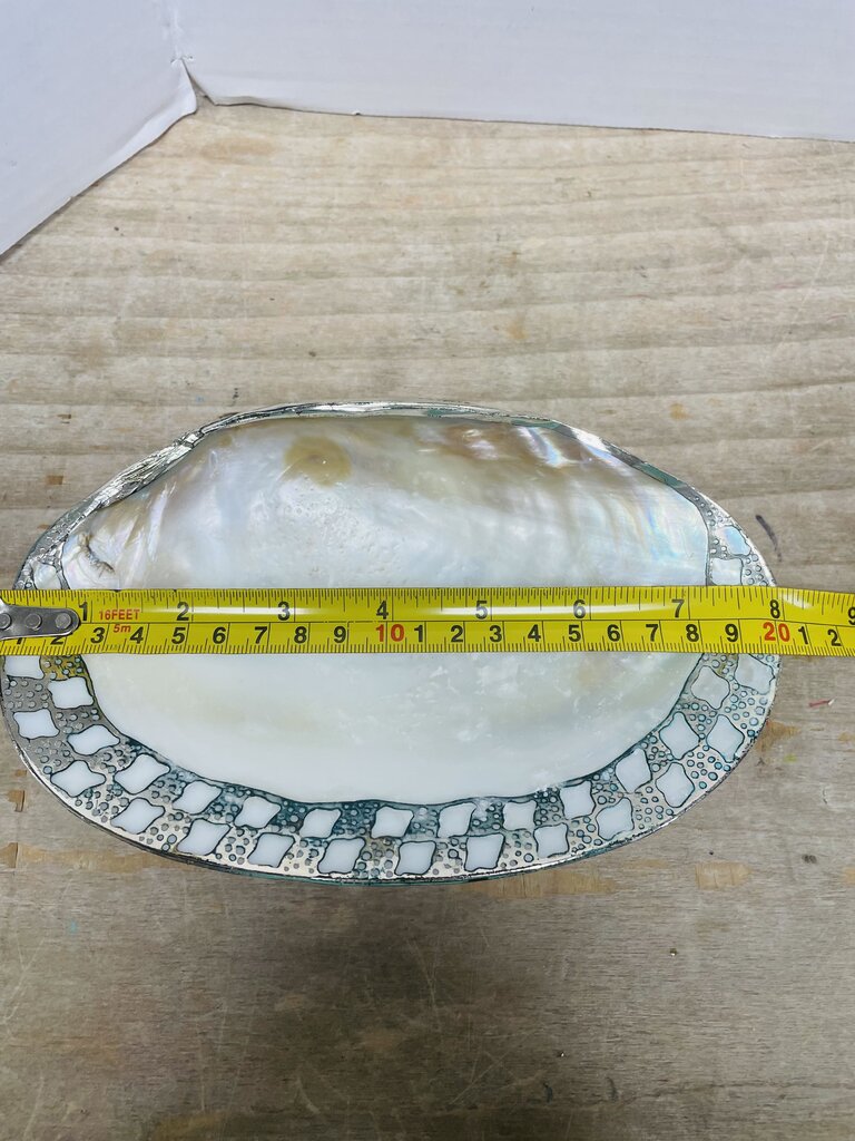 TWOS COMPANY SEA SHELL TRINKET DISH