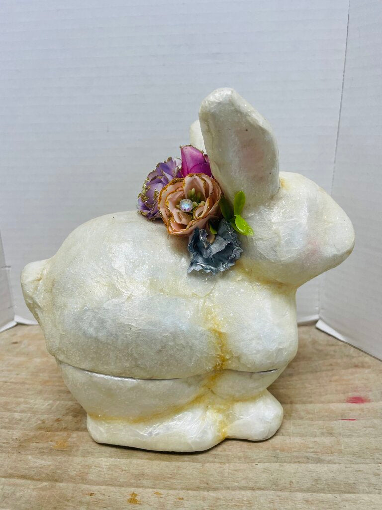 CAPIZ SHELL BUNNY RABBIT TRINKET BOX