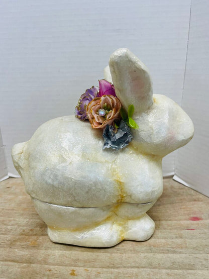 CAPIZ SHELL BUNNY RABBIT TRINKET BOX