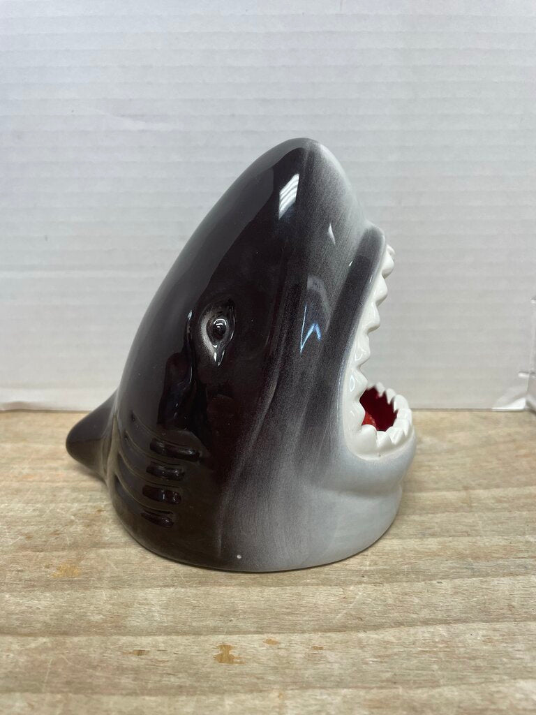 CRACKER BARREL SHARK HEAD SPONGE HOLDER